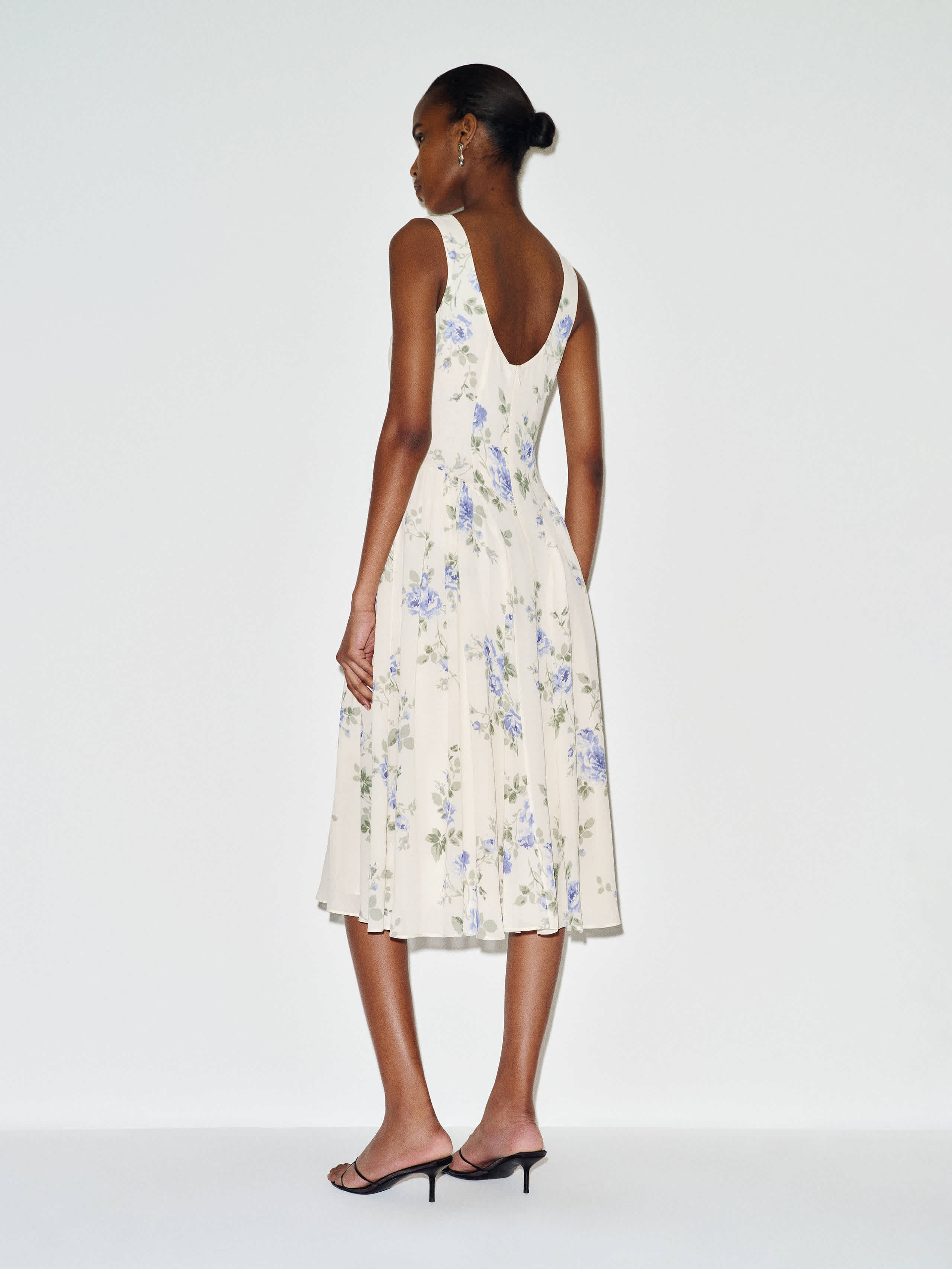 Anelis Dress